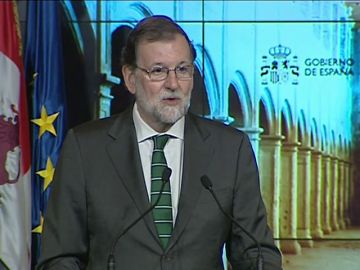 Rajoy apela al diálogo, el trabajo conjunto y la colaboración institucional para que los españoles compartan un "proyecto de nación"