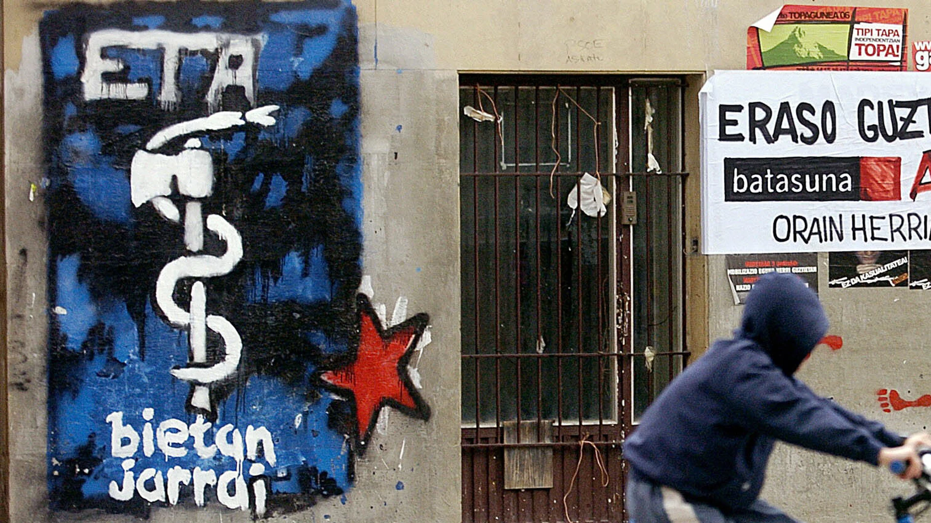 Pintada del anagrama de ETA Pintada del anagrama de ETA