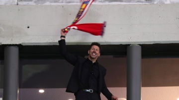 Simeone celebra el pase a la final de la Europa League del Atlético de Madrid