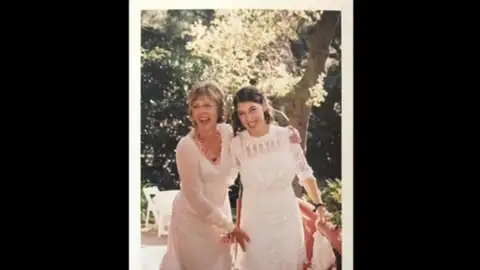 Imagen de la boda de Mayim Bialik Imagen de la boda de Mayim Bialik