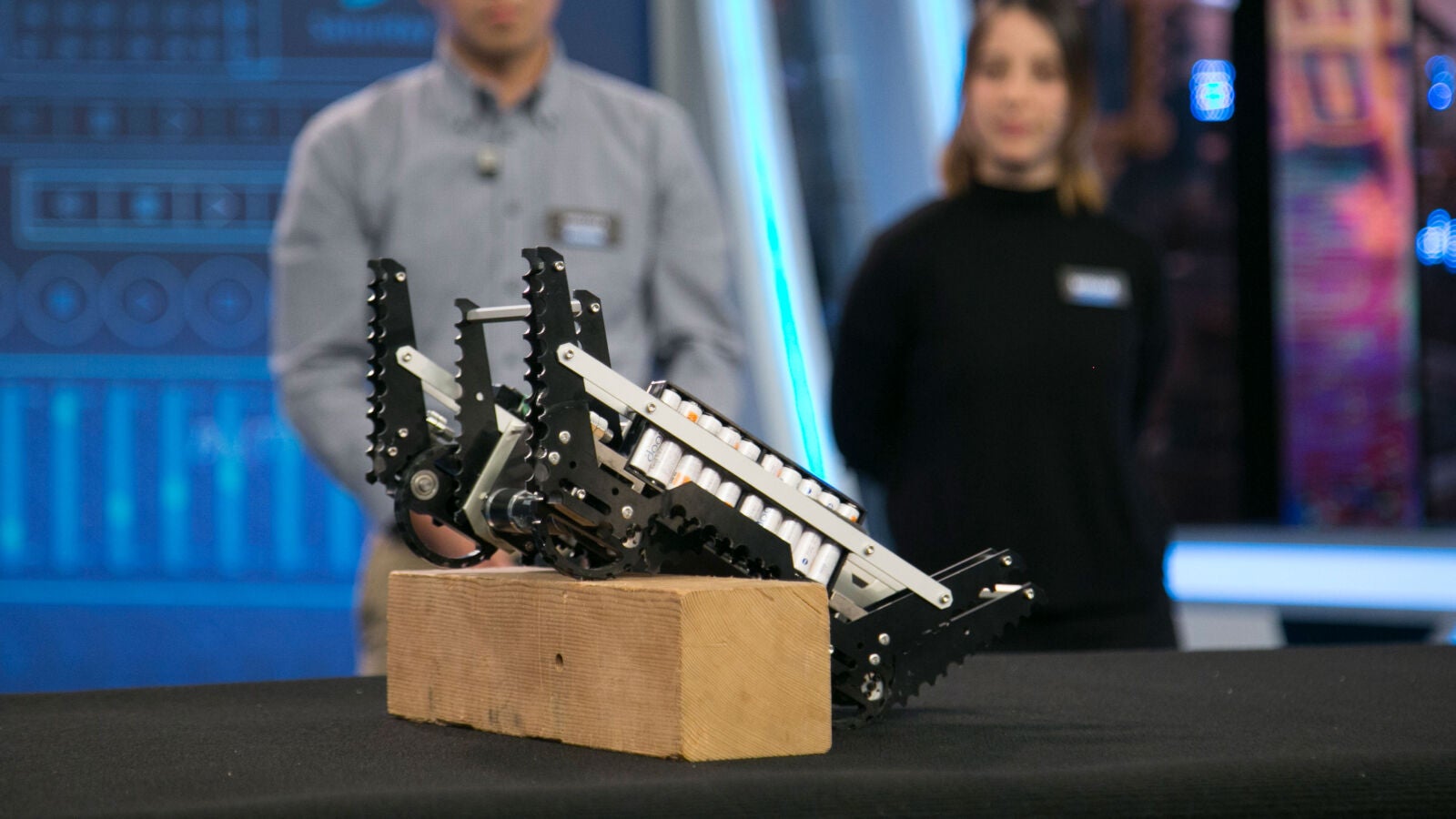 Feliciano López alucina con Marron y el fantástico robot de rescate