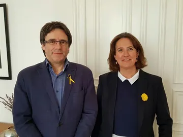 El expresidente de la Generalitat Carles Puigdemont y la presidenta de la ANC, Elisenda Paluzie El expresidente de la Generalitat Carles Puigdemont y la presidenta de la ANC, Elisenda Paluzie