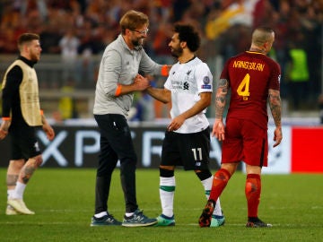 Klopp y Salah celebran el pase a la final de la Champions