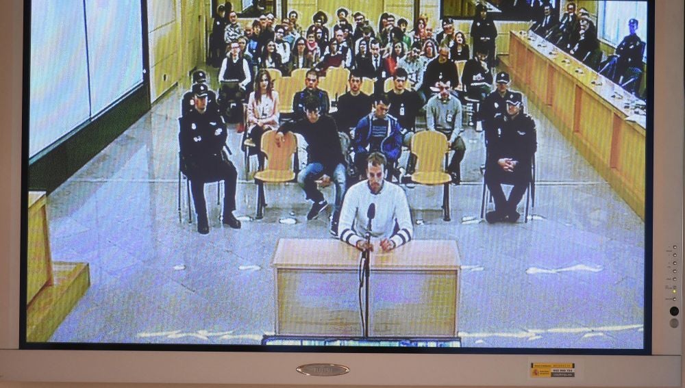 Monitor de la sala de prensa de la Audiencia Nacional de San Fernando de Henares que retransmite el juicio