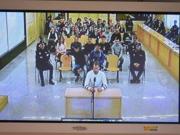Monitor de la sala de prensa de la Audiencia Nacional de San Fernando de Henares que retransmite el juicio
