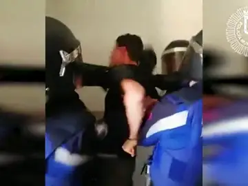 Detienen a un hombre con orden de alejamiento que retenía a su ex pareja Detienen a un hombre con orden de alejamiento que retenía a su ex pareja