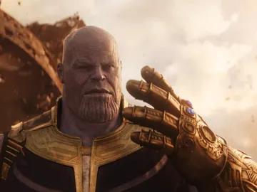 Thanos con el Guantelete del Infinito Thanos con el Guantelete del Infinito