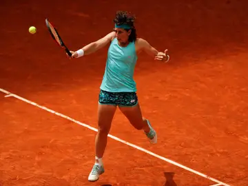 Carla Suárez, en acción ante Bernarda Pera Carla Suárez, en acción ante Bernarda Pera