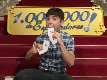 El "Mago Pop" nos enseña sus famosos trucos El "Mago Pop" nos enseña sus famosos trucos