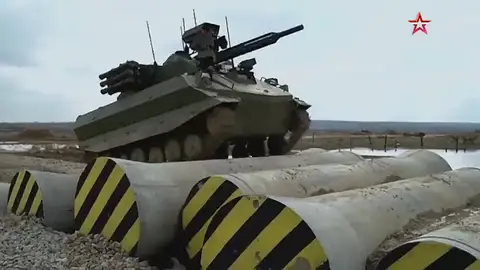 Urán-9, el nuevo tanque-robot del ejército de Rusia Urán-9, el nuevo tanque-robot del ejército de Rusia