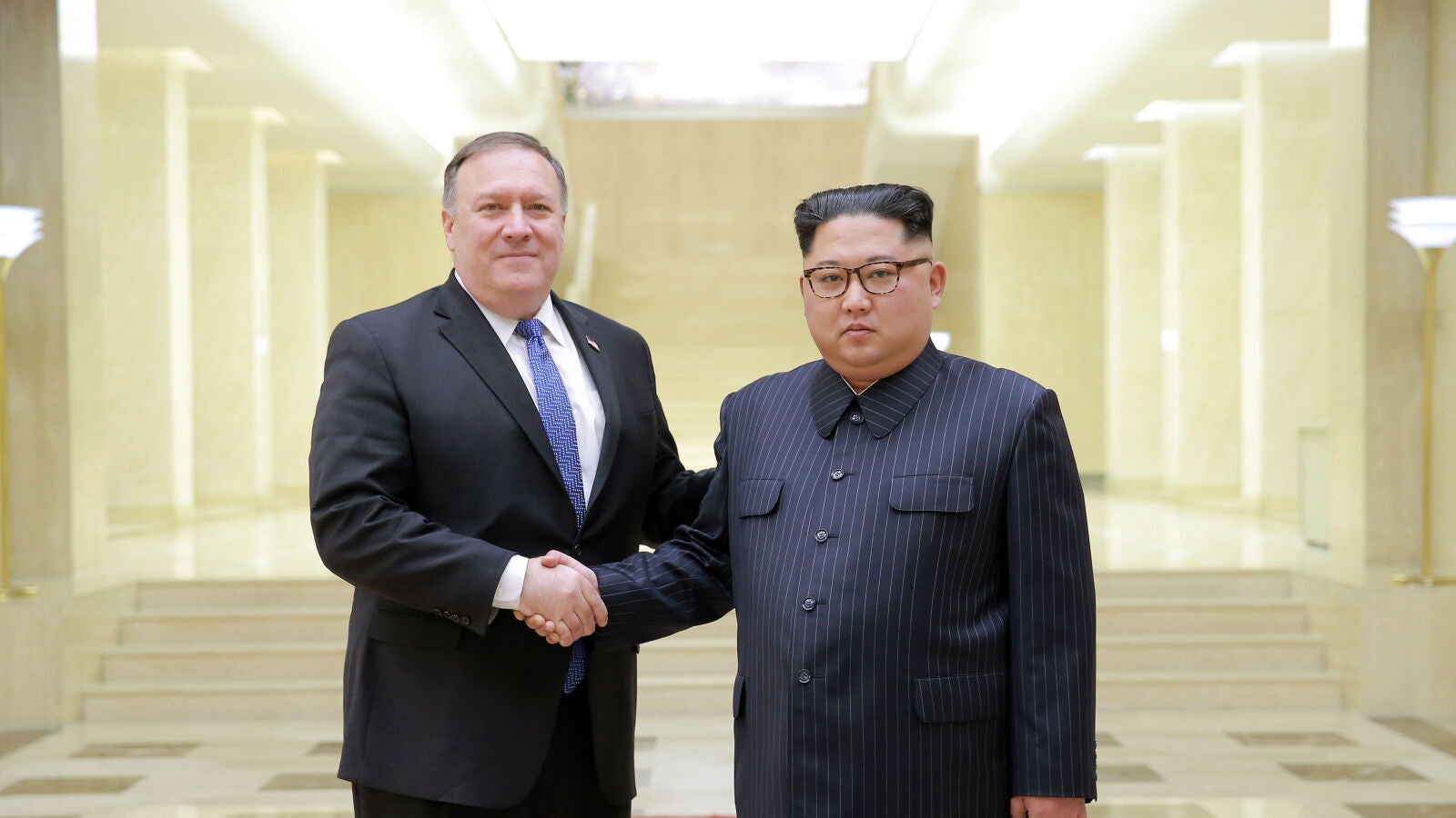 Corea del Norte libera a tres rehenes americanos antes de la cumbre entre Trump y Kim Jong-Un