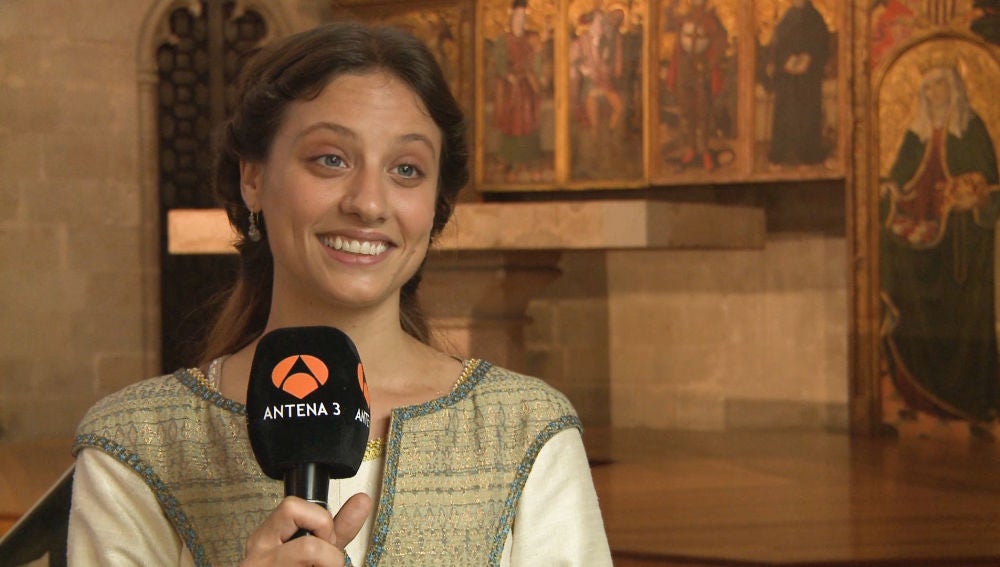 Michelle Jenner La Catedral Del Mar Michelle Jenner: "Mar vive una historia de amor imposible con Arnau"