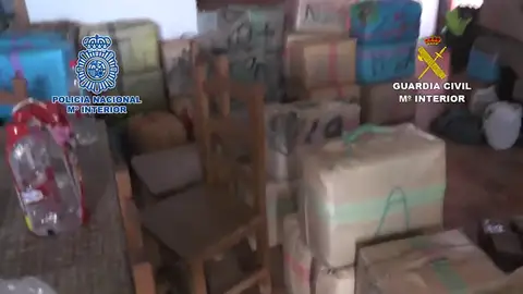 Desarticulada una organización criminal dedicada al tráfico internacional de hachís y a los "vuelcos" Desarticulada una organización criminal dedicada al tráfico internacional de hachís y a los "vuelcos"