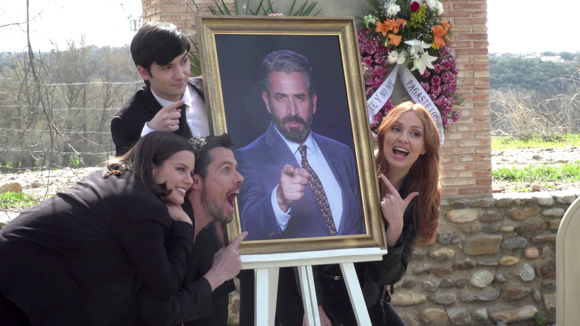 Vivimos el triste entierro de Efe tras las c&aacute;maras de 'Cuerpo de &Eacute;lite'