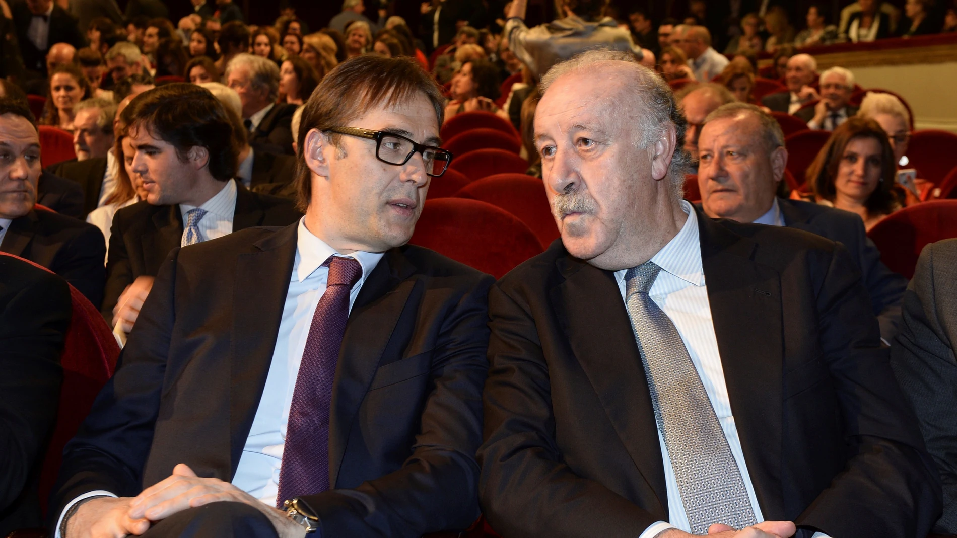 Lopetegui y Del Bosque charlan en una gala Lopetegui y Del Bosque charlan en una gala