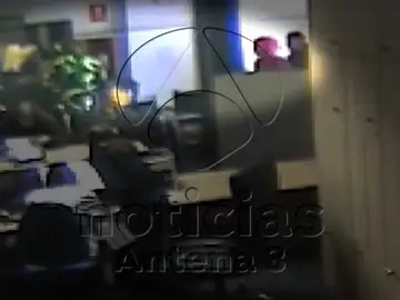 El vídeo que muestra la espectacular fuga del narco Samuel Crespo del hospital de la Línea de la Concepción El vídeo que muestra la espectacular fuga del narco Samuel Crespo del hospital de la Línea de la Concepción