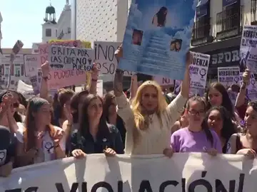 La hermana de Diana Quer se suma a la manifestación en Madrid contra el "machismo" de la sentencia de 'La Manada' La hermana de Diana Quer se suma a la manifestación en Madrid contra el "machismo" de la sentencia de 'La Manada'