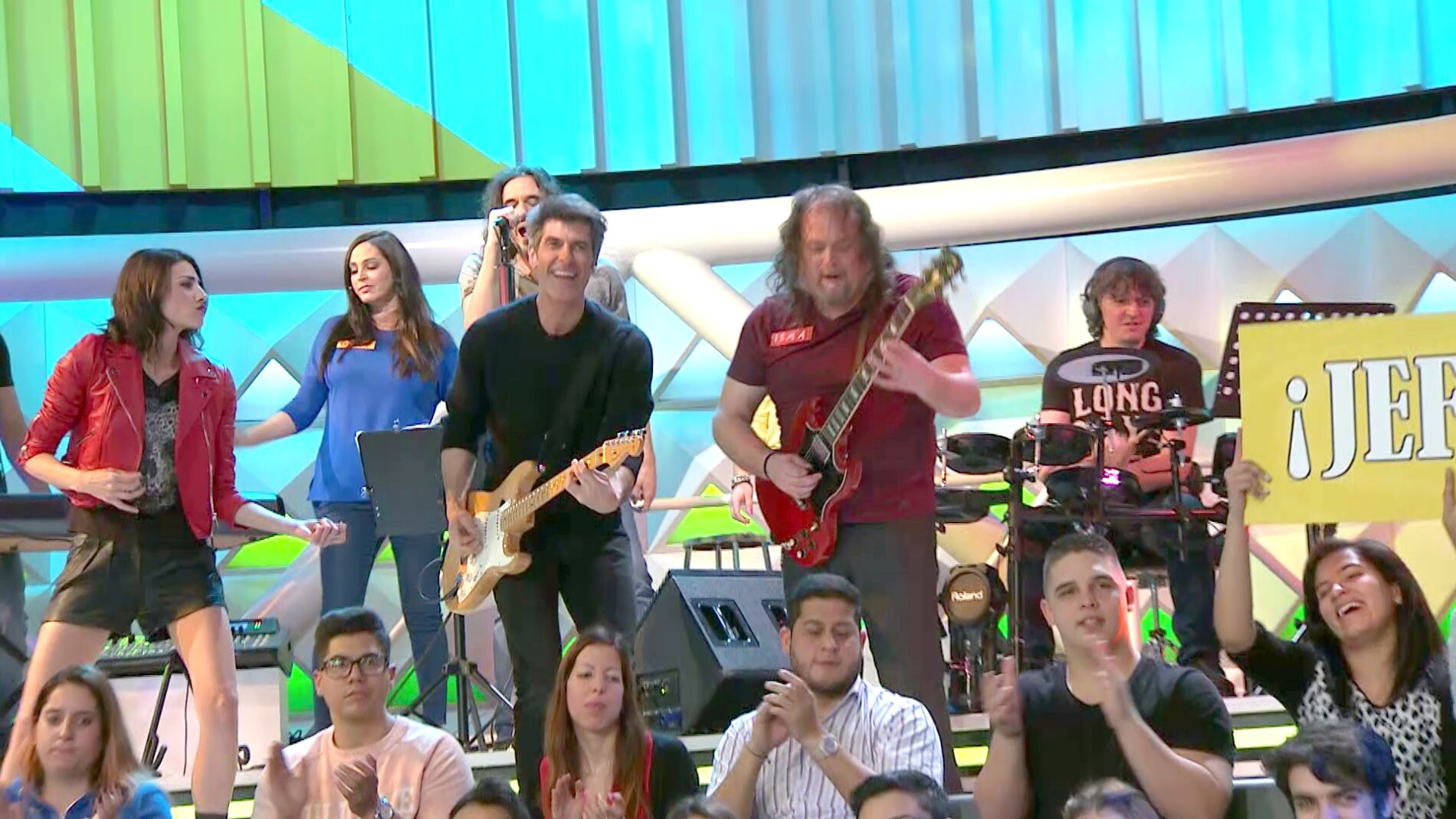 'La ruleta de la suerte' se convierte en un concierto de rock improvisado
