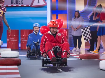 Anna Simon reparte un gran premio entre el público con una carrera entre Dani Martín y Roberto Vilar Anna Simon reparte un gran premio entre el público con una carrera entre Dani Martín y Roberto Vilar