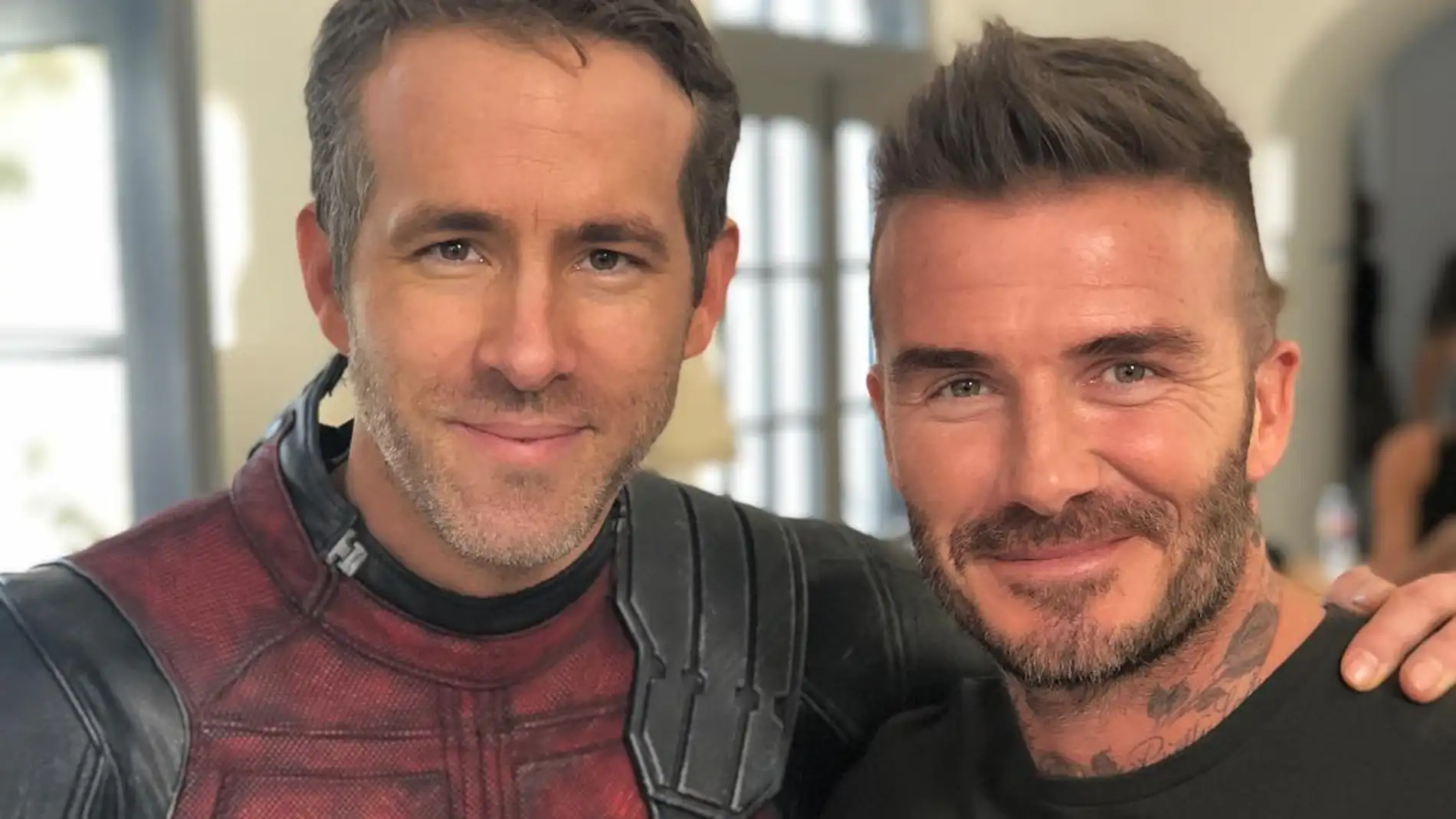 Ryan Reynolds junto a David Beckham