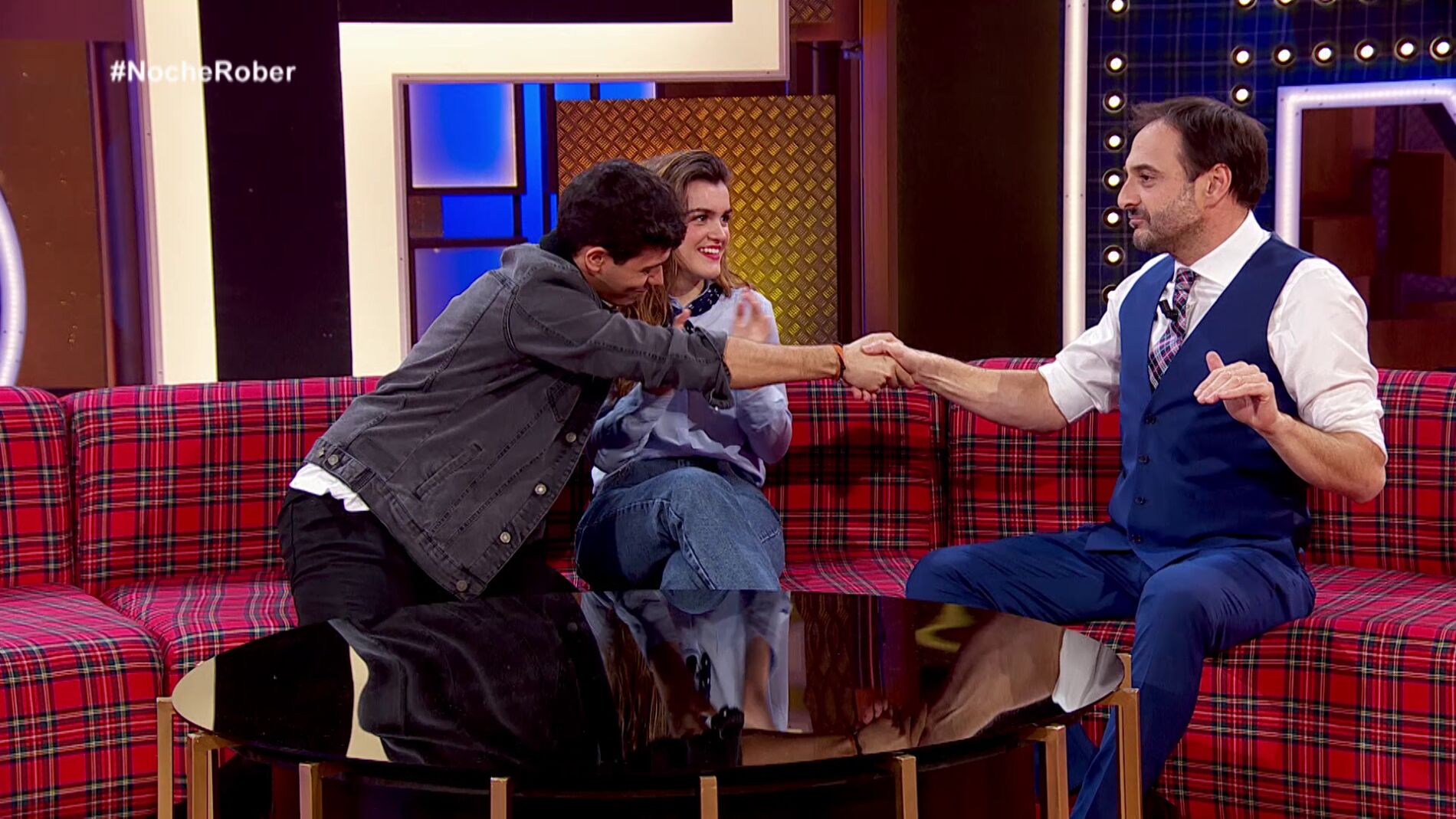 Roberto Vilar narra la historia de Amaia y Alfred en 42 segundos en &lsquo;La noche de Rober&rsquo;