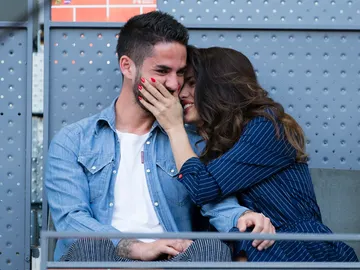 Sara Sálamo e Isco Alarcón, muy cariñosos Sara Sálamo e Isco Alarcón, muy cariñosos