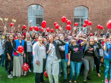 Los besos y las sonrisas inundan 184 hospitales de toda España Los besos y las sonrisas inundan 184 hospitales de toda España