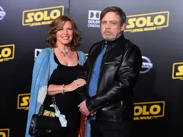 Mark Hamill junto a su mujer en la premiere de 'Han Solo: Una historia de Star Wars' Mark Hamill junto a su mujer en la premiere de 'Han Solo: Una historia de Star Wars'