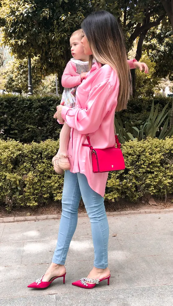 Una madre tiene que ser madre pero sin olvidar que ante todo es mujer y persona Una madre tiene que ser madre pero sin olvidar que ante todo es mujer y persona