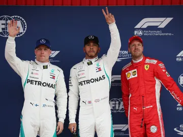 Lewis Hamilton, junto a Bottas y Vettel en Barcelona Lewis Hamilton, junto a Bottas y Vettel en Barcelona
