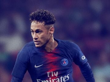 Neymar, con la nueva camiseta del PSG