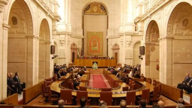 Muere atragantado un hombre en el Parlamento andaluz Muere atragantado un hombre en el Parlamento andaluz