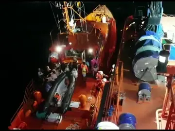 Rescatadas 68 personas de un catamarán turístico accidentado en aguas de Palma Rescatadas 68 personas de un catamarán turístico accidentado en aguas de Palma