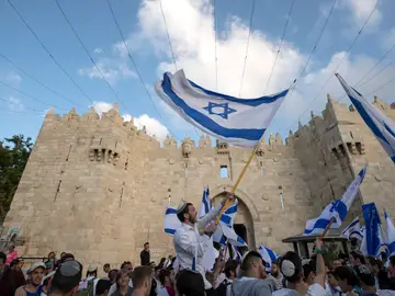 Israelíes en una de las entradas a Jerusalén Israelíes en una de las entradas a Jerusalén