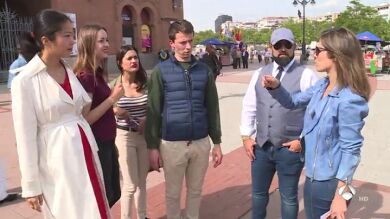 Varios extranjeros explican por qué les gustan los toros
