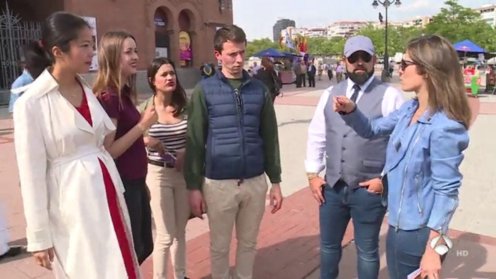 Varios extranjeros explican por qué les gustan los toros