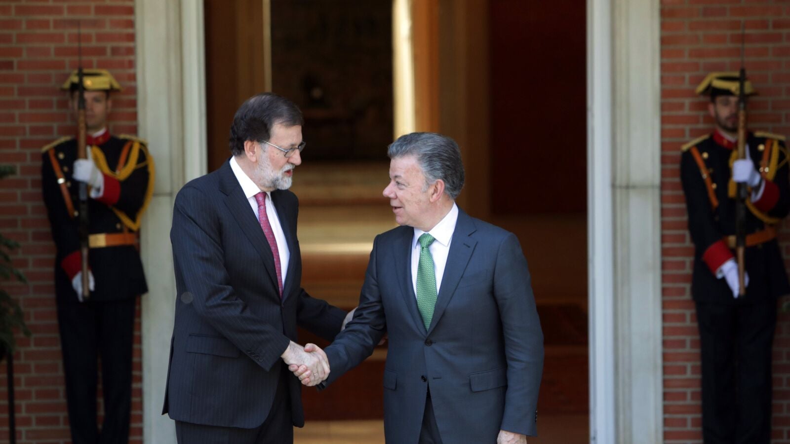 Rajoy y el presidente de Colombia apuestan por una solución plenamente democrática en Venezuela en su reunión en Moncloa