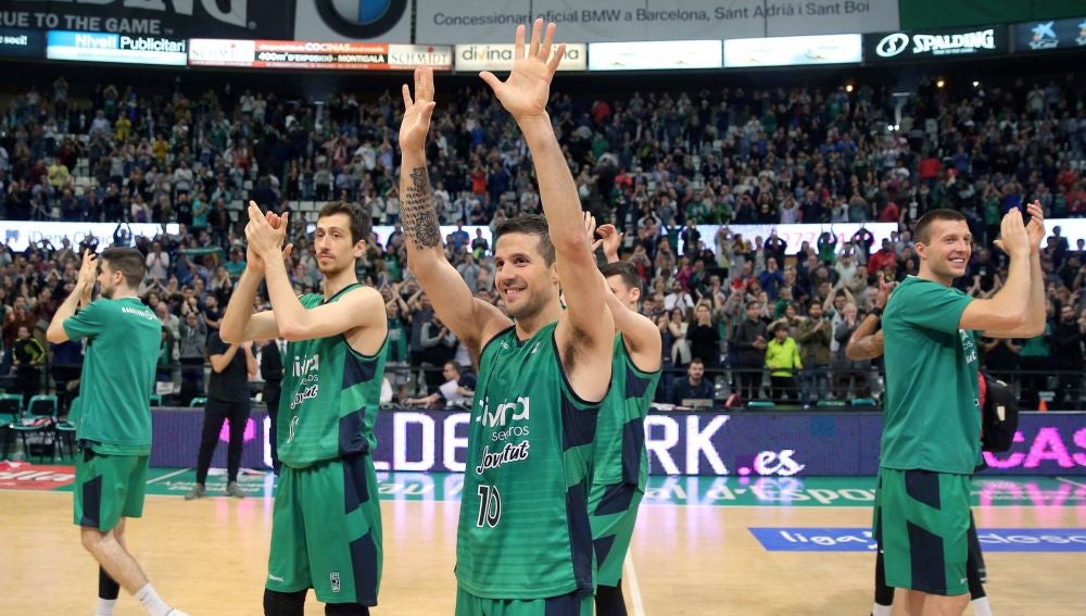 El Joventut celebrando la permanencia