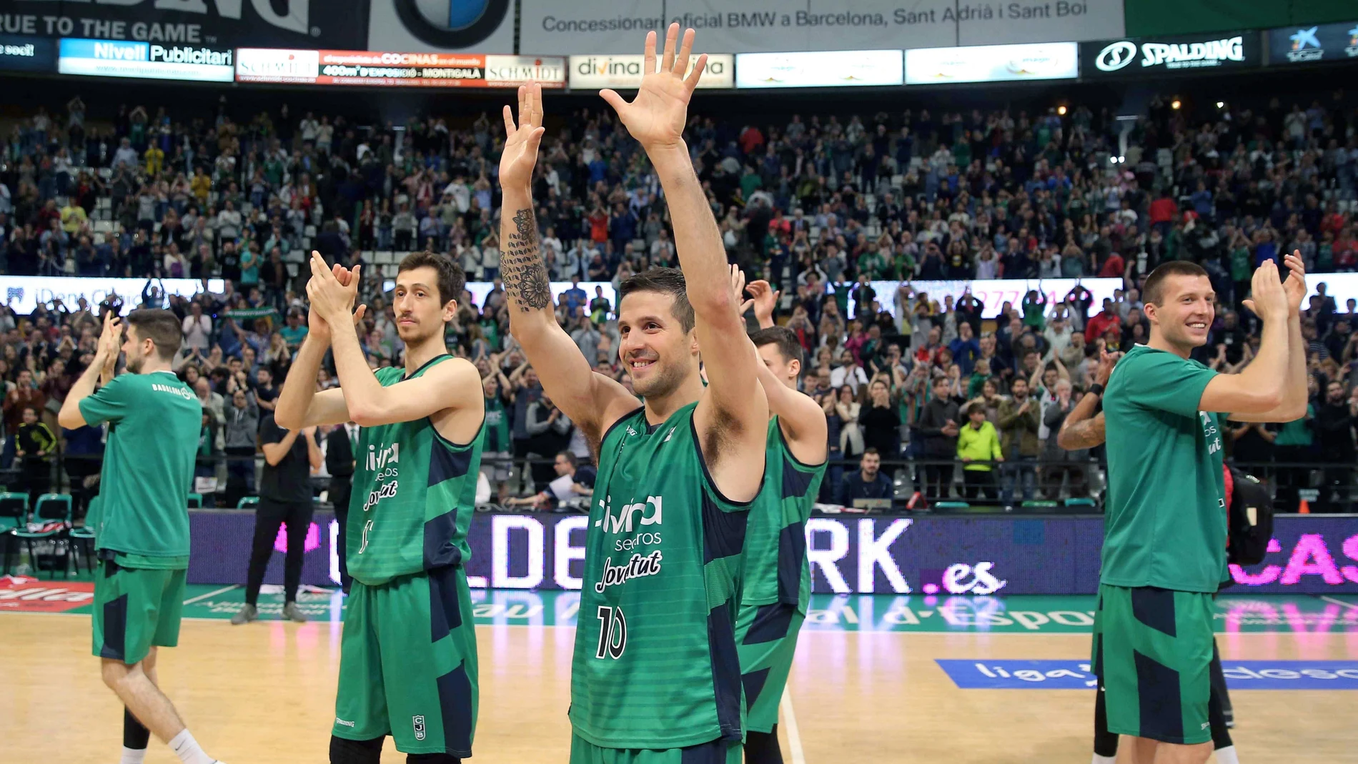 El Joventut celebrando la permanencia El Joventut celebrando la permanencia