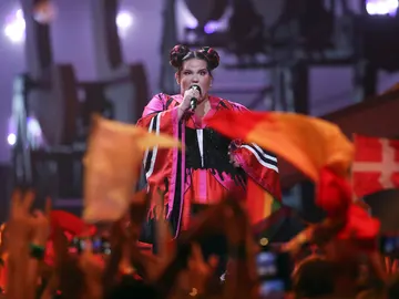 Netta canta Toy en representación de Israel y gana Eurovisión 2018. Netta canta Toy en representación de Israel y gana Eurovisión 2018.