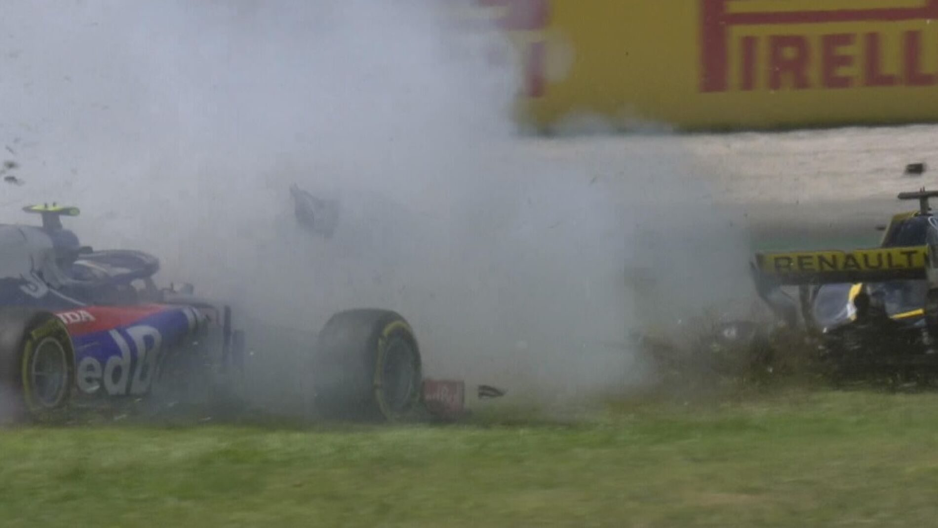 El accidente provocado por Grosjean en la curva 3 del GP de Espa&ntilde;a