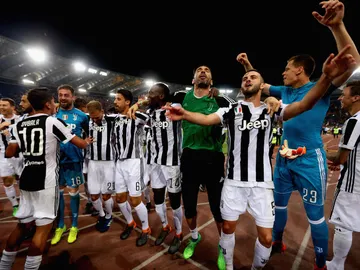 Los jugadores de la Juventus celebran la Liga Los jugadores de la Juventus celebran la Liga