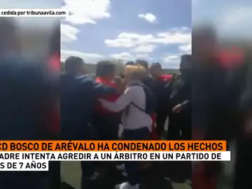 El entrenador del Bosco de Arévalo prebenjamín y dos delegados evitaron que varios padres agredieran al árbitro El entrenador del Bosco de Arévalo prebenjamín y dos delegados evitaron que varios padres agredieran al árbitro