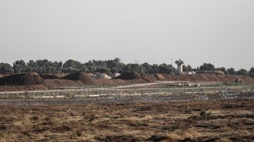 Vista de una cerca de alambre de púas, durante una protesta cerca de la frontera entre Israel y la Franja de Gaza 