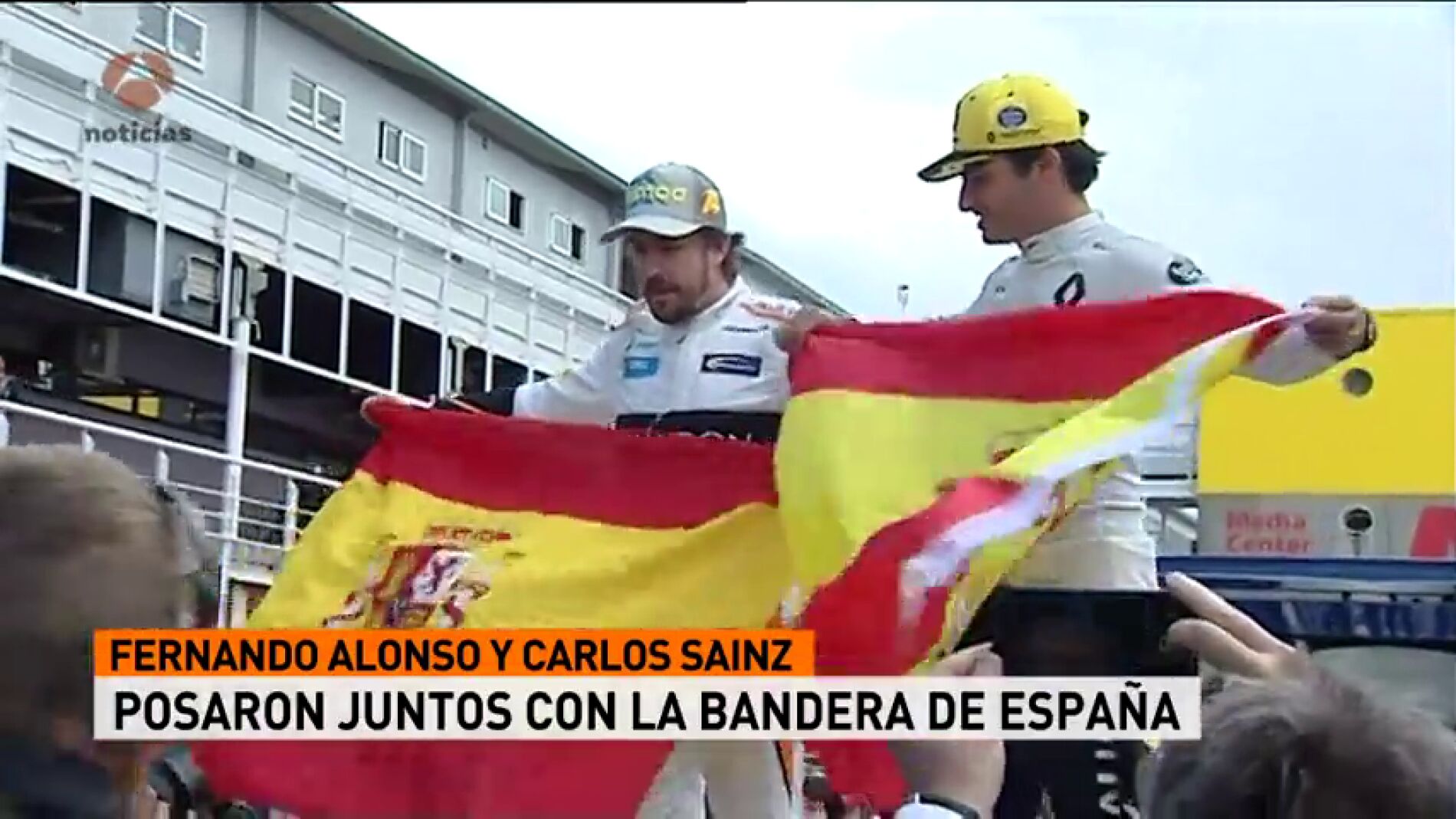 'Els Segadors' dur&oacute; m&aacute;s del doble que el himno de Espa&ntilde;a antes de la carrera en Montmel&oacute;
