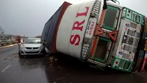 Al menos 42 muertos en nuevas tormentas que azotan el norte de la India Al menos 42 muertos en nuevas tormentas que azotan el norte de la India