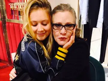 Billie Lourd y Carrie Fisher Billie Lourd y Carrie Fisher