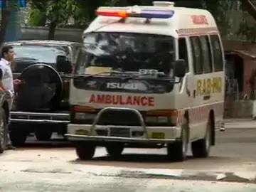 Una ambulancia en Bangladesh Una ambulancia en Bangladesh