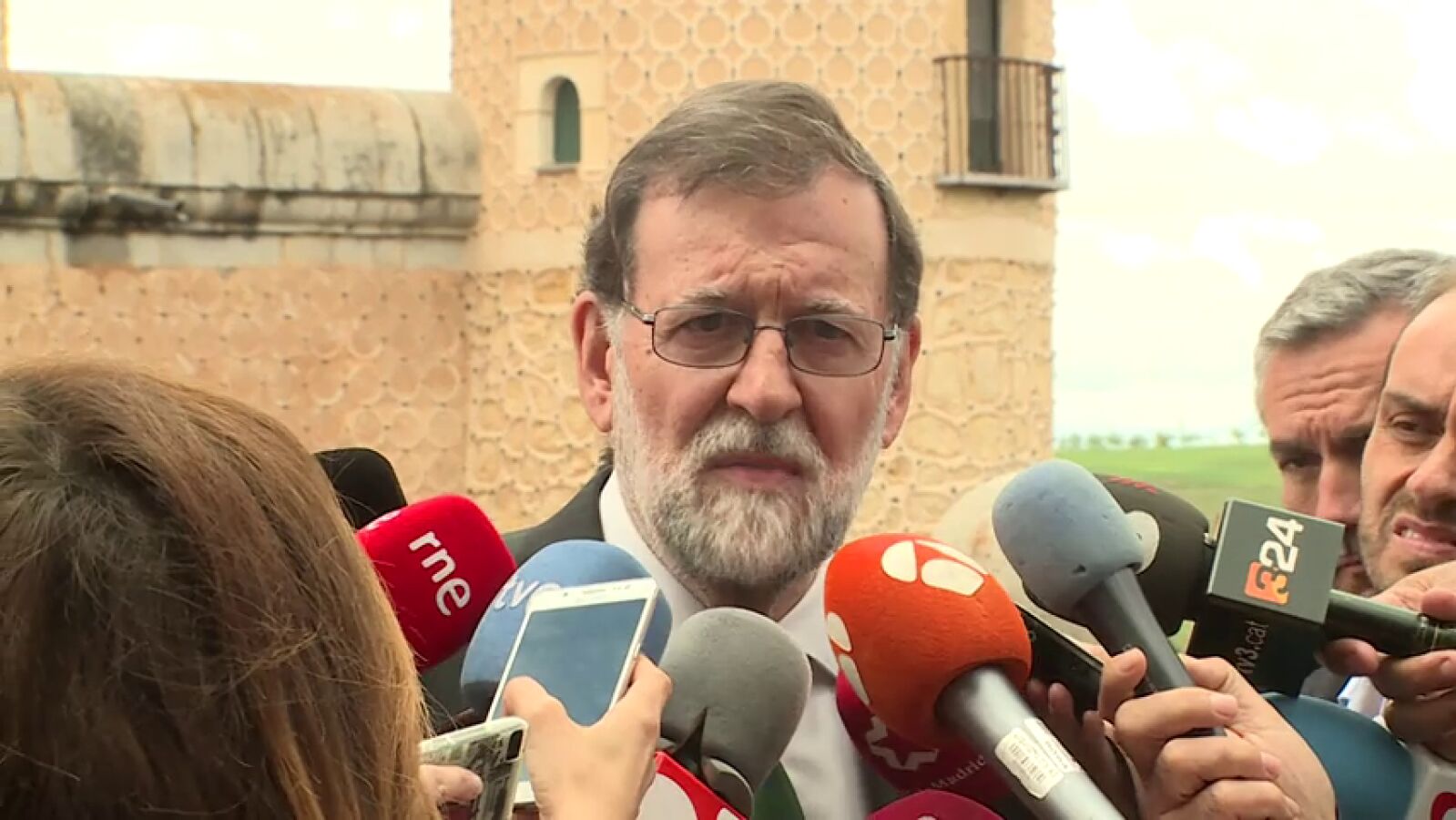 Rajoy ofrece entendimiento a Quim Torra siempre que cumpla la ley y la Constitución