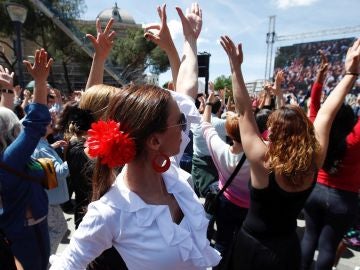 Imagen de personas bailando flamenco